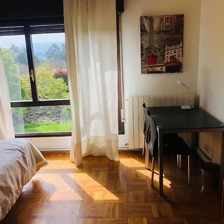 La Pedrada En Gijon, Asturias * Candanal (Costa Verde)